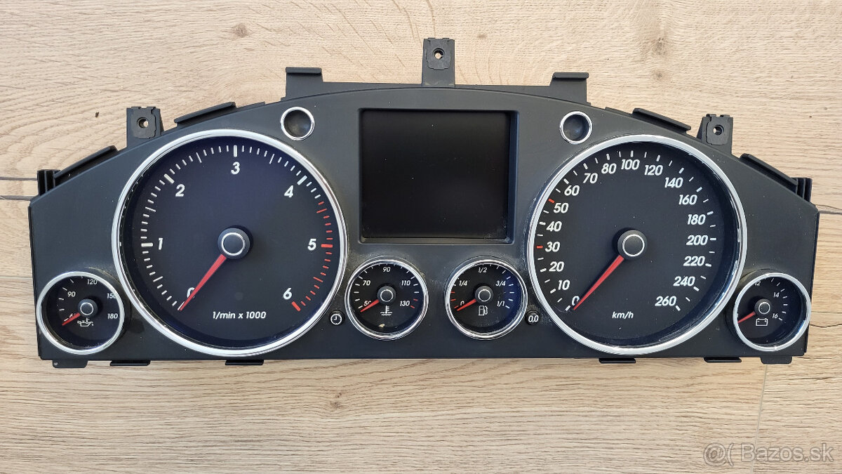 Predám pristrojovy štít (budiky) na VW Touareg TDi