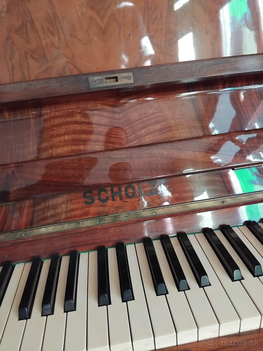 Predam klavir Schôlze
