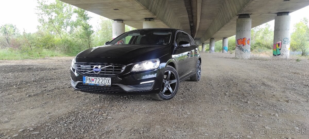 Volvo V60 D4 2.0L Drive-E Base Geartronic 133kW181HP A8