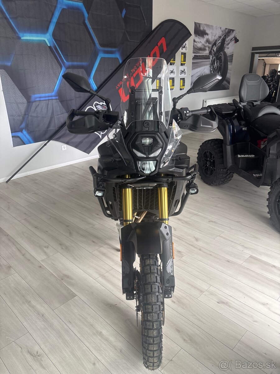 Voge 800 rally