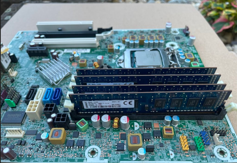 Matičná doska s CPU a RAM 16 GB