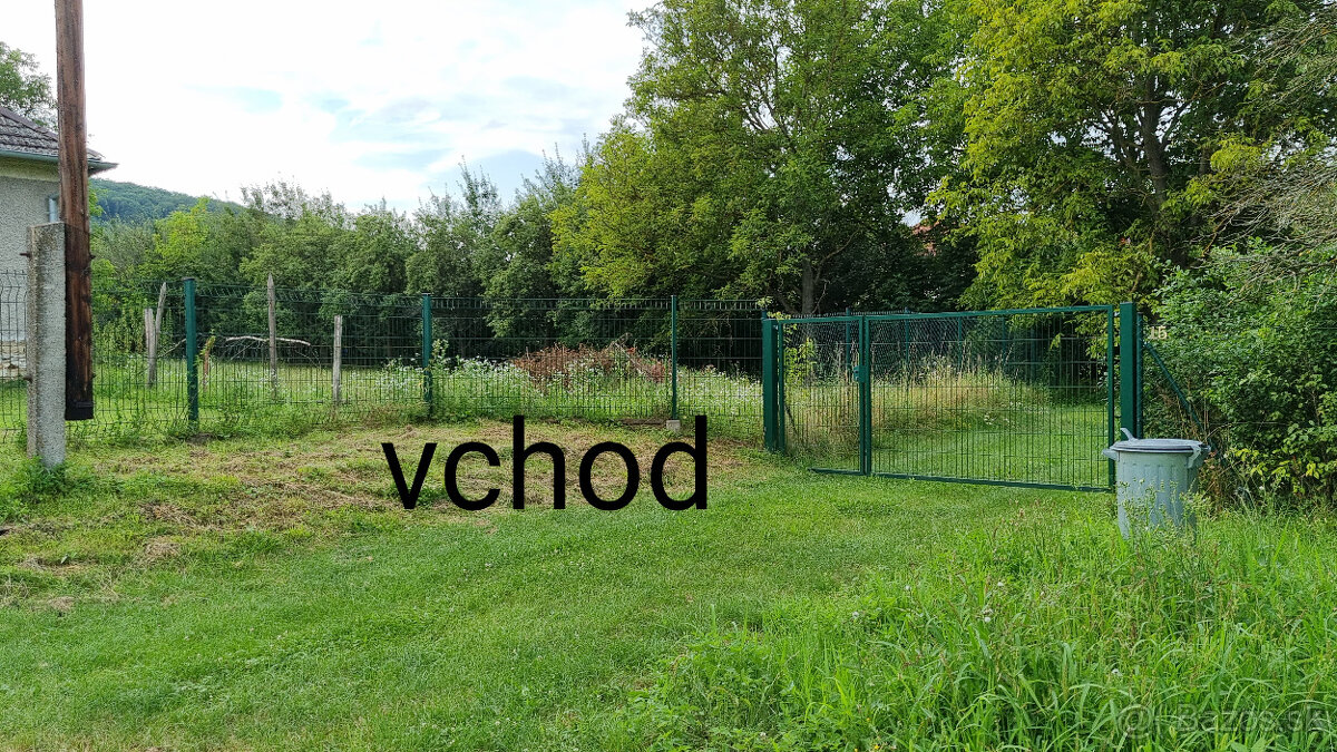 STAVEBNÝ POZEMOK 1546 m2 PODKYLAVA + UPI -VOĽNÝ