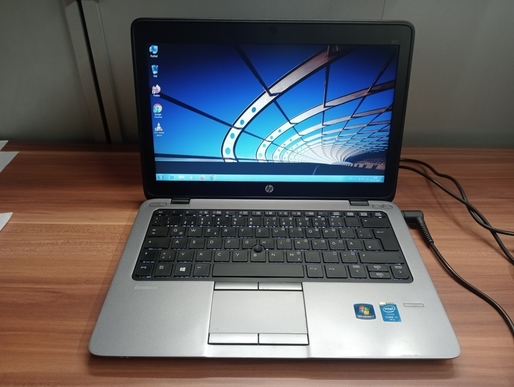 predám HP ELITEBOOK 820 G2 , Intel core i7 ,bez baterky.