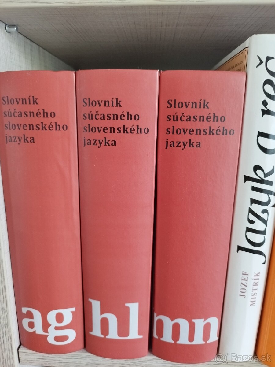 Slovníky súčasného slovenského jazyka