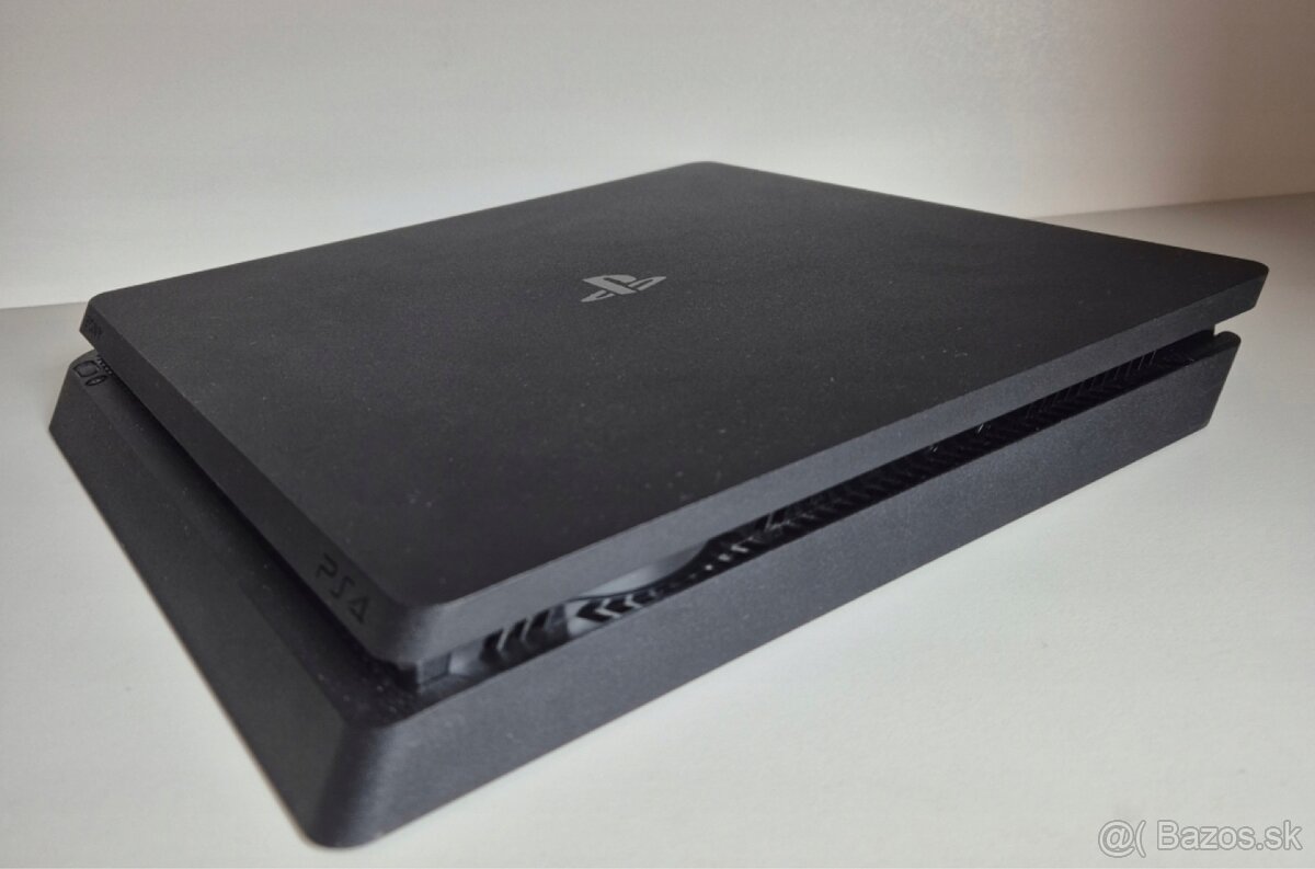 Playstation 4 (2x dualshock) ( 3 hry)