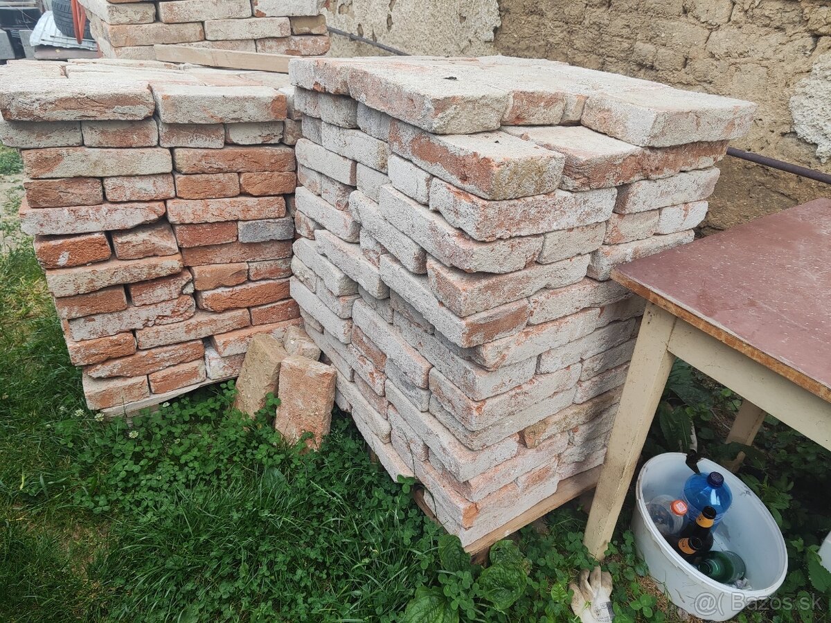 Predám tehlu , je značena 500ks Tehla je zo starého domu Mú