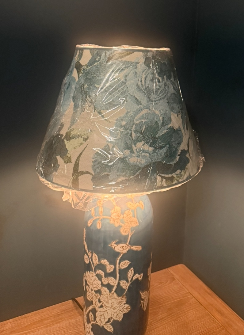 Nádherná stolná lampa