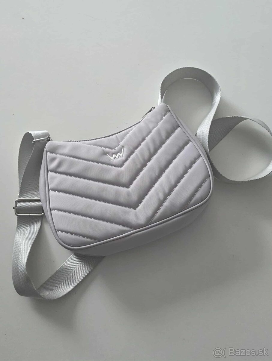 Crossbody kabelka vuch