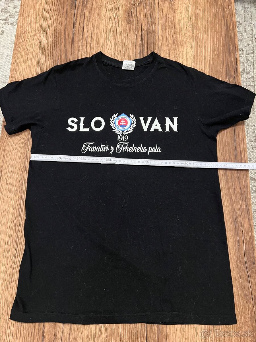 Predám pánske tričko ŠK Slovan, super stav. Rozmery na foto.