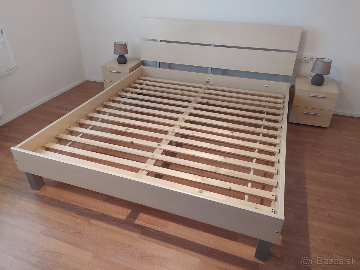 Manželská posteľ 180x200cm