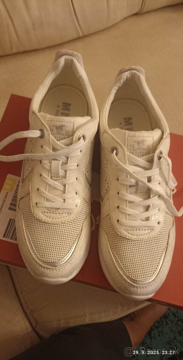 Dámske tenisky Zn. Mustang