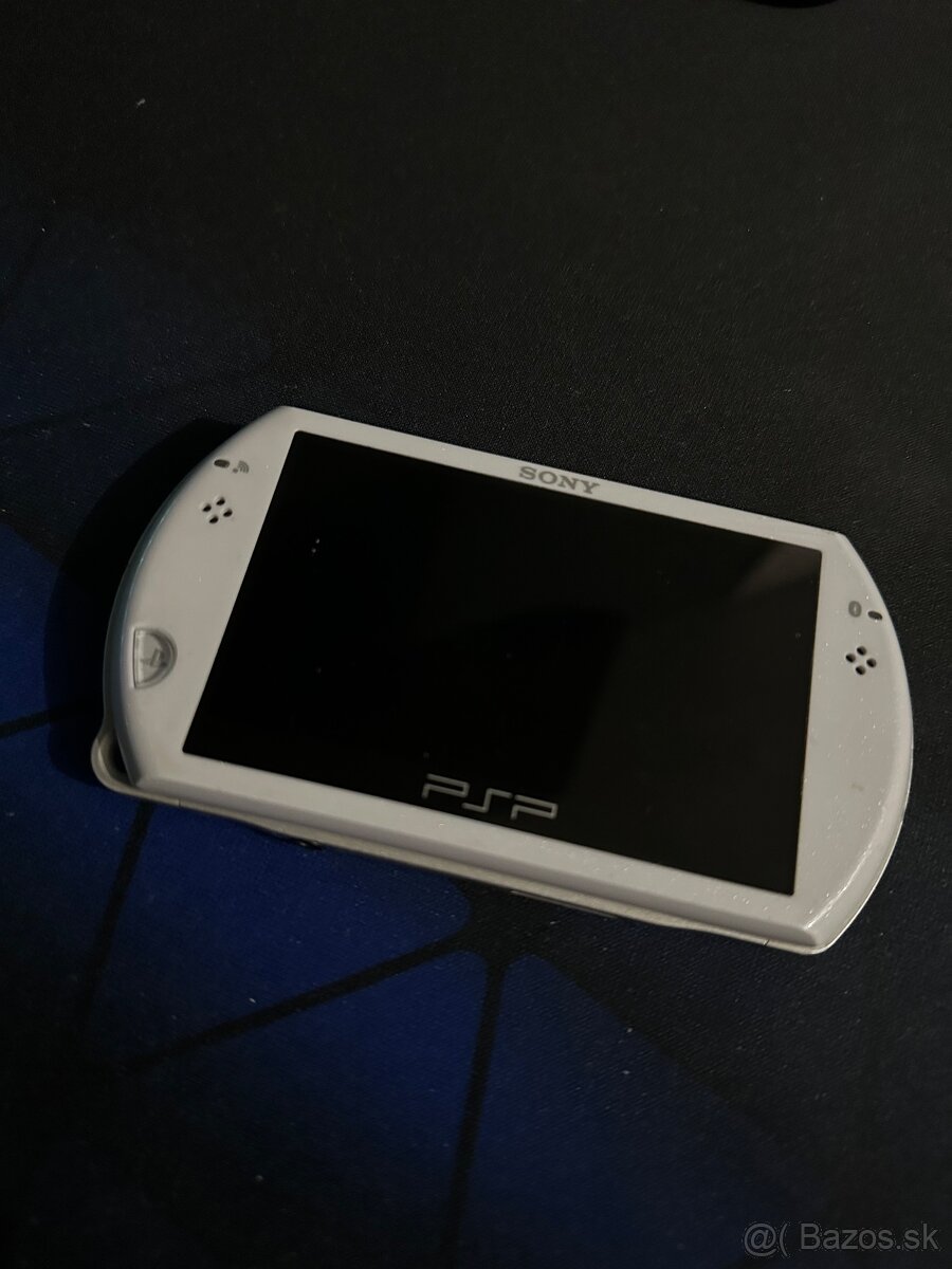 PSP GO