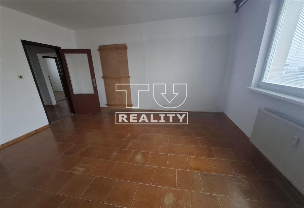 2-IZBOVÝ BYT S BALKÓNOM 45M2, TRENČÍN