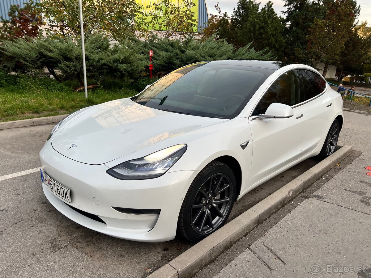 Tesla model 3