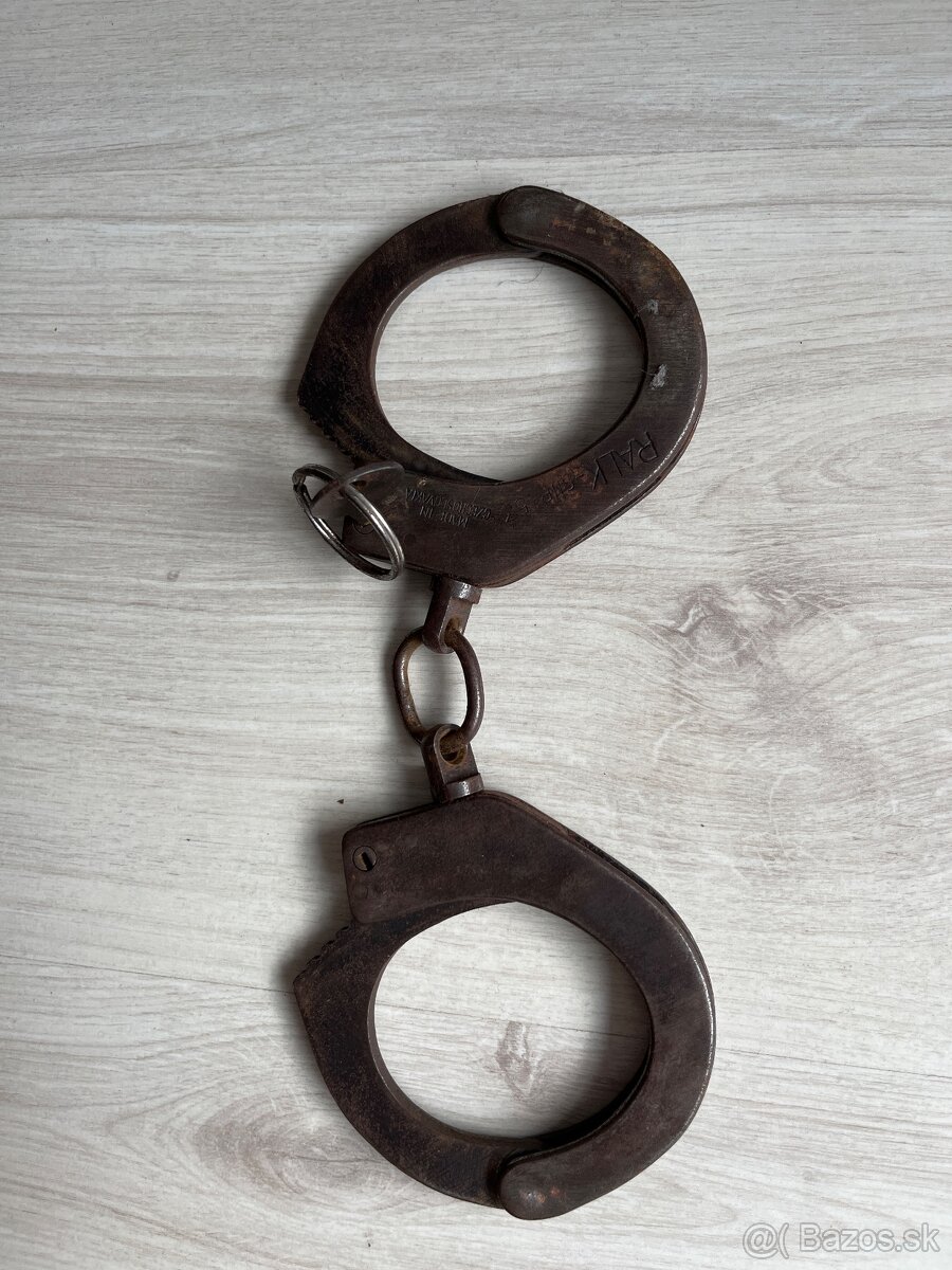 Staré českoslovenkse putá