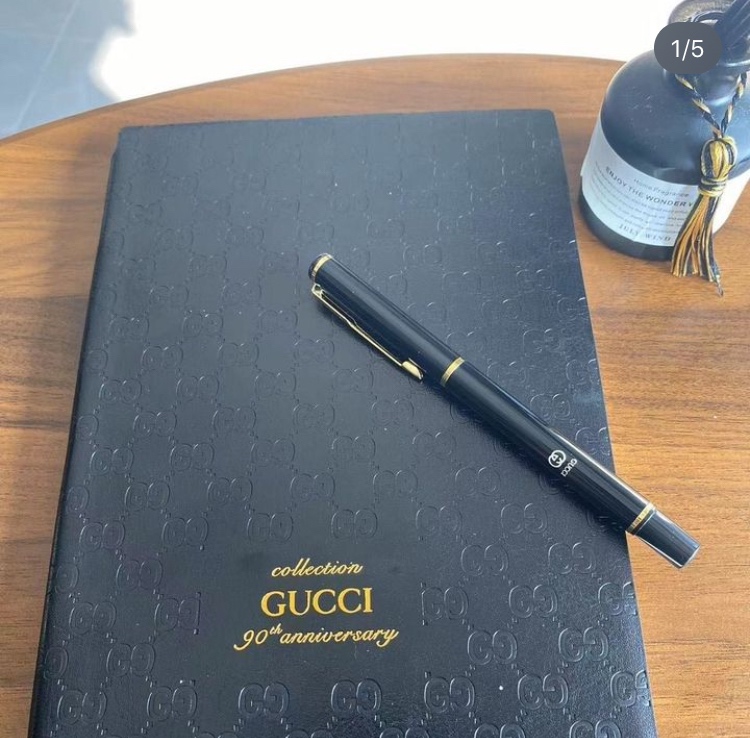 Notes/zápisník  Gucci s perom