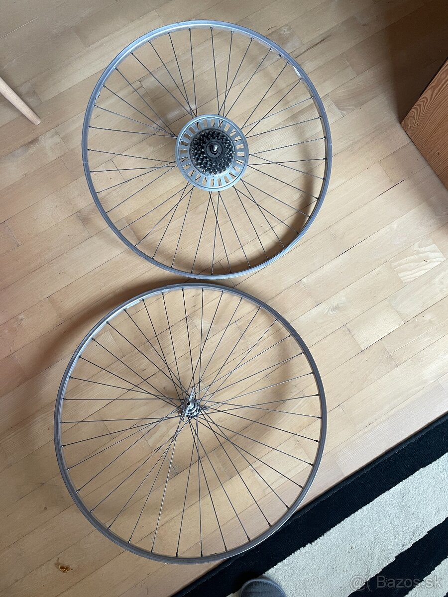 predám kolesá bicykel favorit + NOVÝ plášť