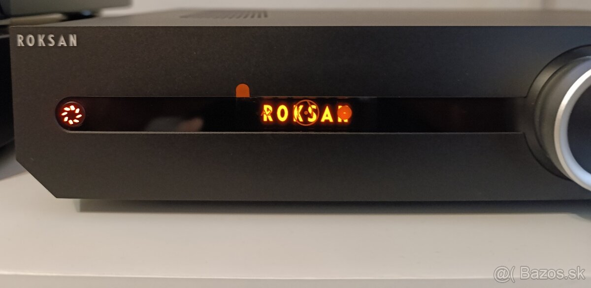 Roksan Attessa integrad zosilňovač čierny