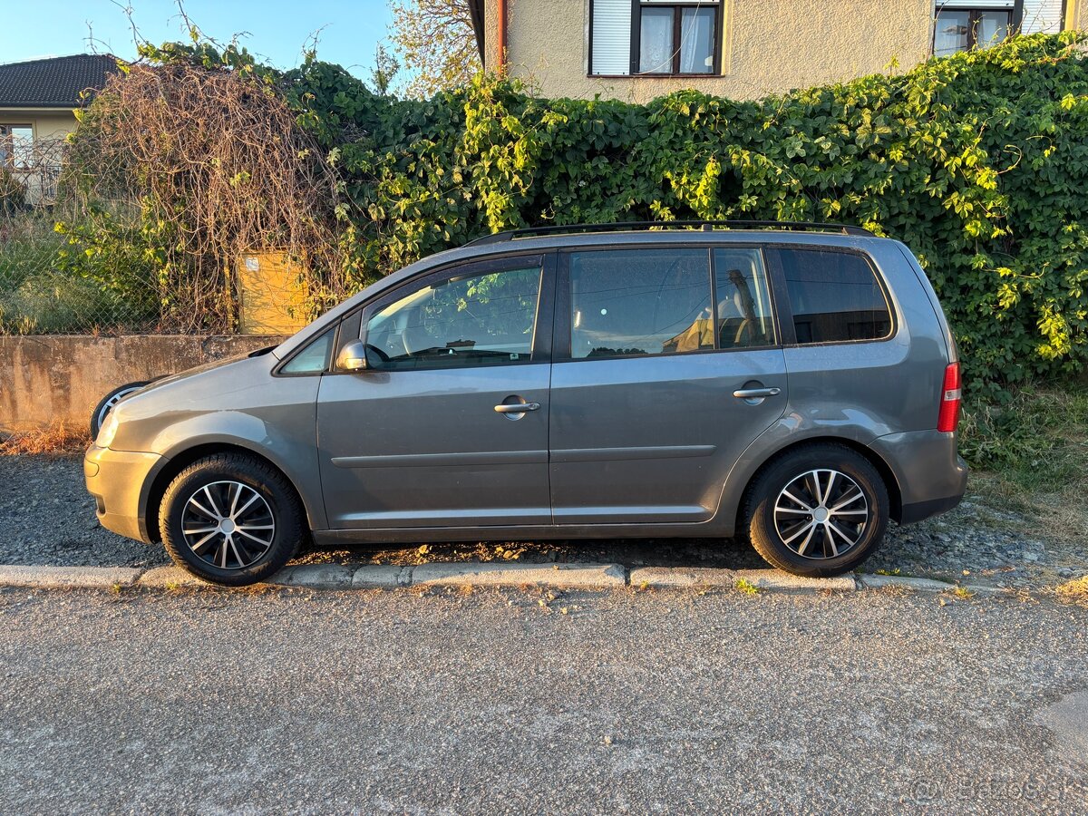VOLSKWAGEN TOURAN 2.0 TDI