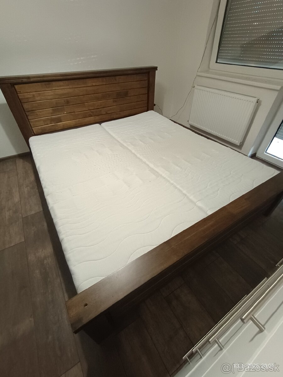Manželská posteľ