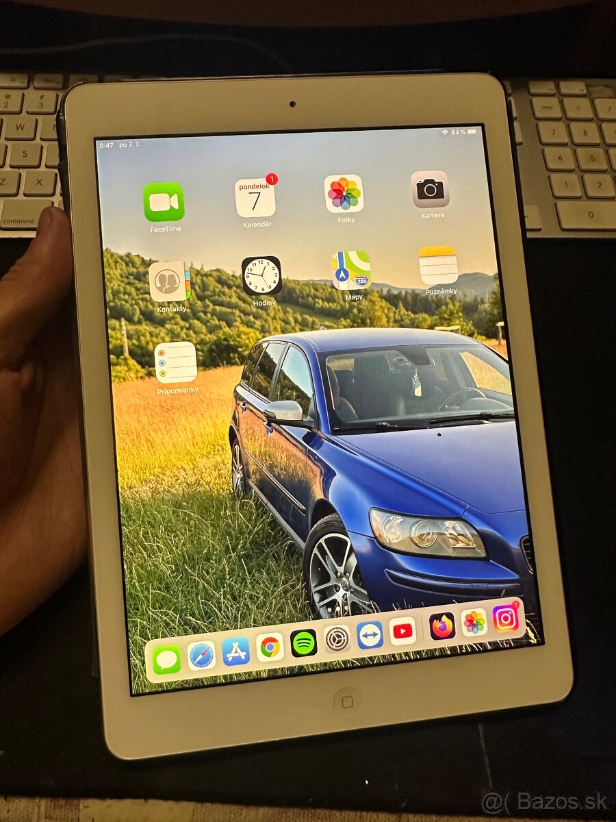 Predám Apple iPad Air Silver WiFi 32GB + púzdro