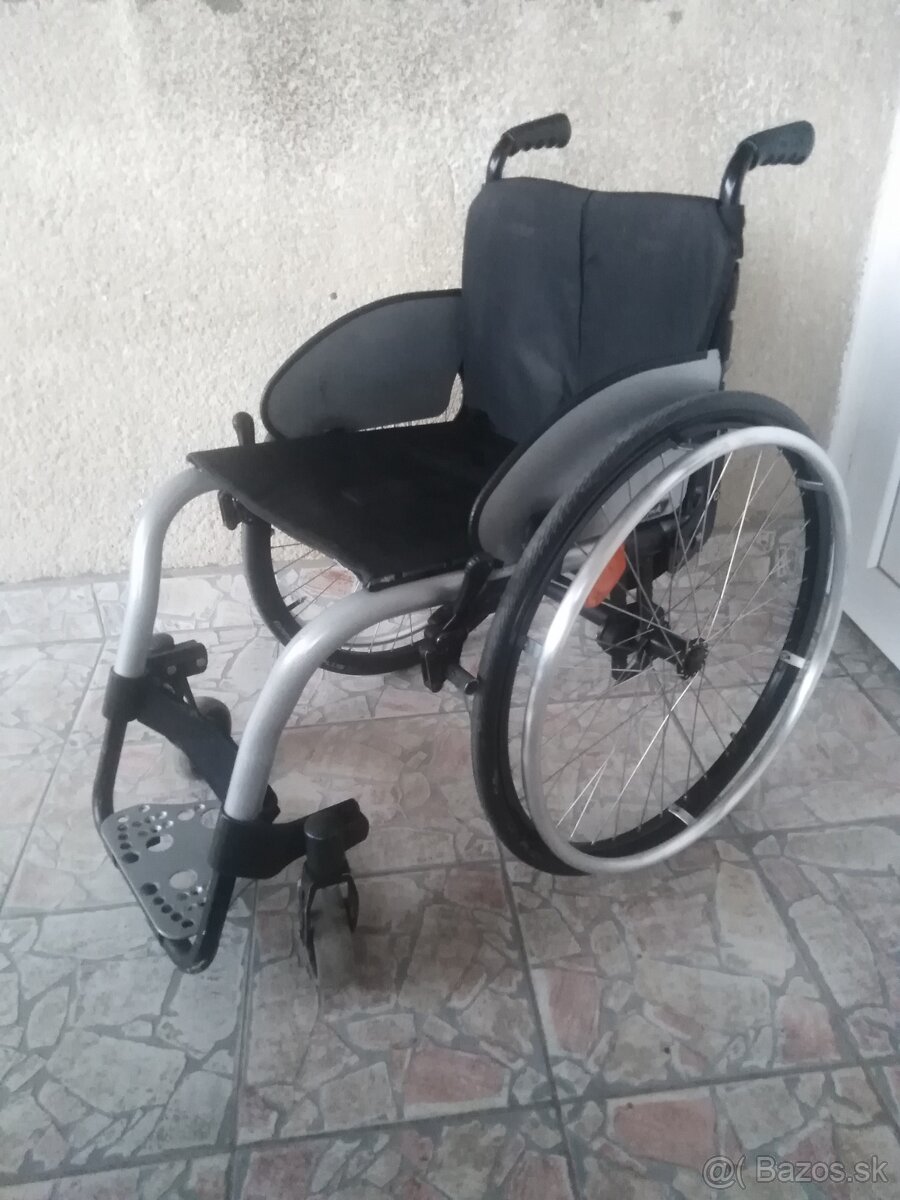 Aktívny invalidný vozík