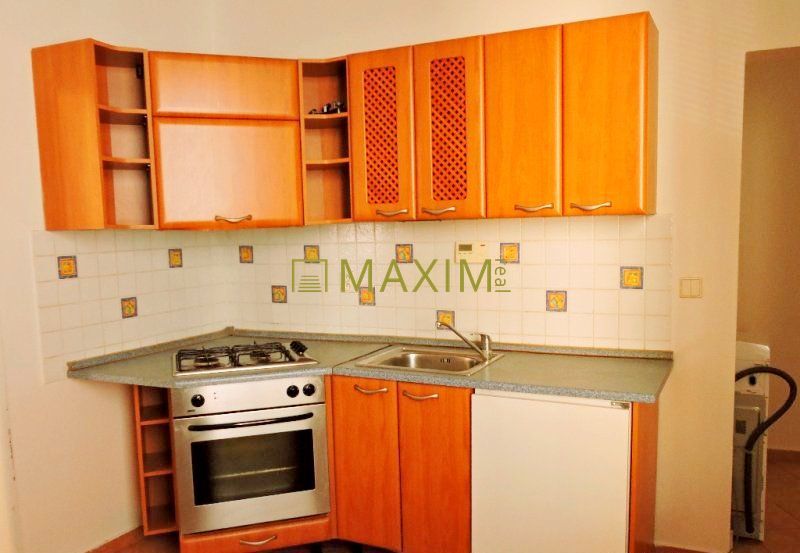 Ponúkame na predaj nebytový priestor pod Hradom na bývanie a