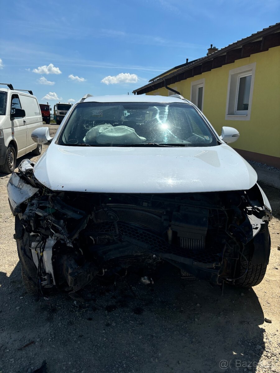 Predám havarované auto Kia Sportage 2015