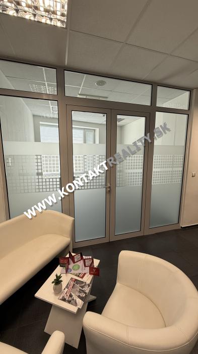 Praktická moderná kancelária 8 m2, Centrum mesta ul. Mlynská