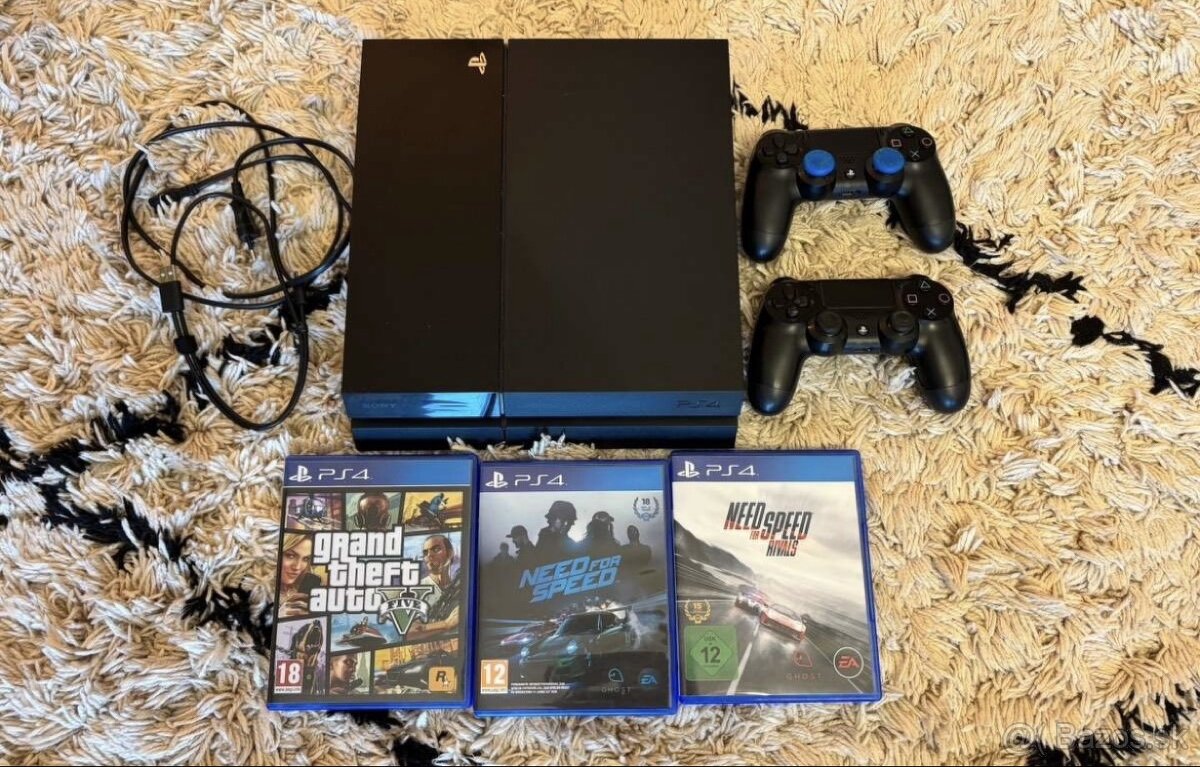 Playstation 4 500GB+2ovládače+3hry