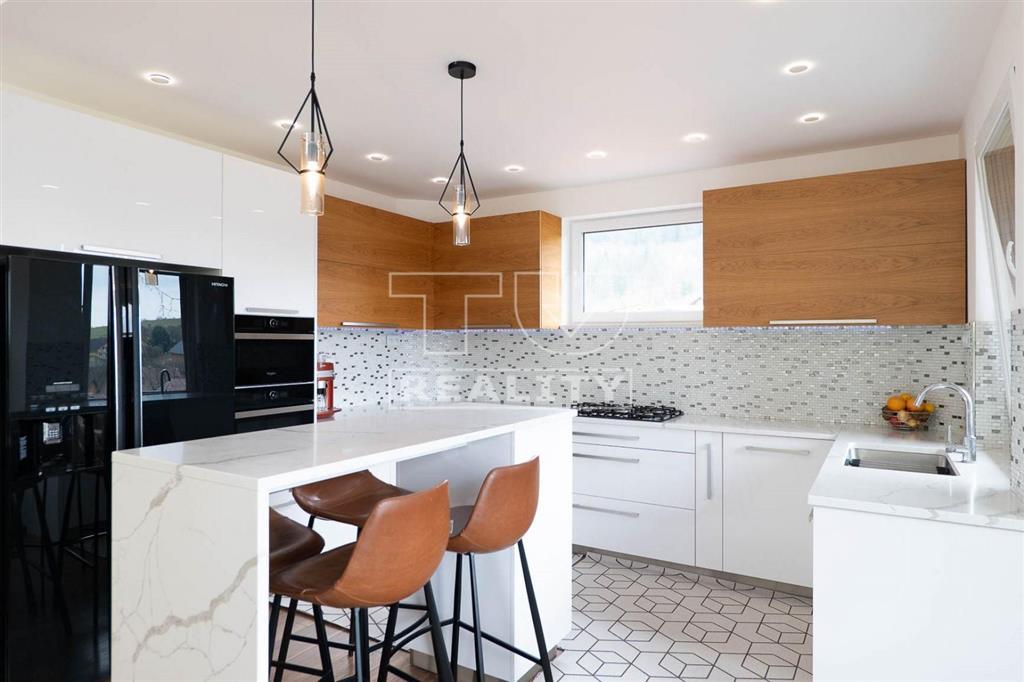 ZNÍŽENÁ CENA – Výnimočný RD 4KK v obci Horný Vadičov