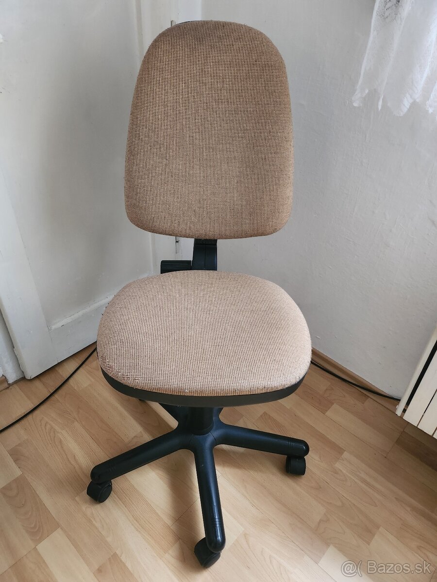 Kancelárska stolička