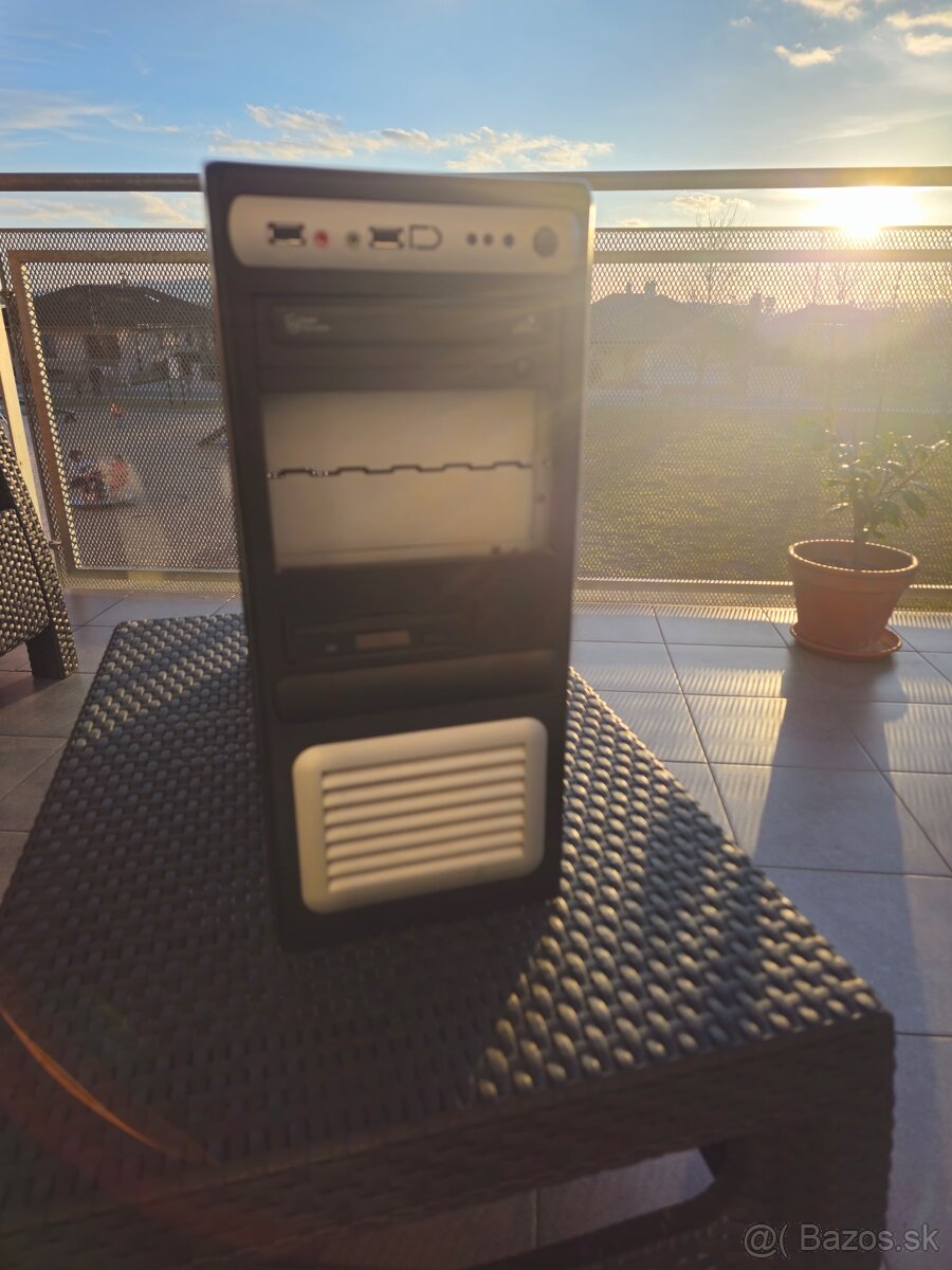 Predám plne funkčný kancelársky počítač