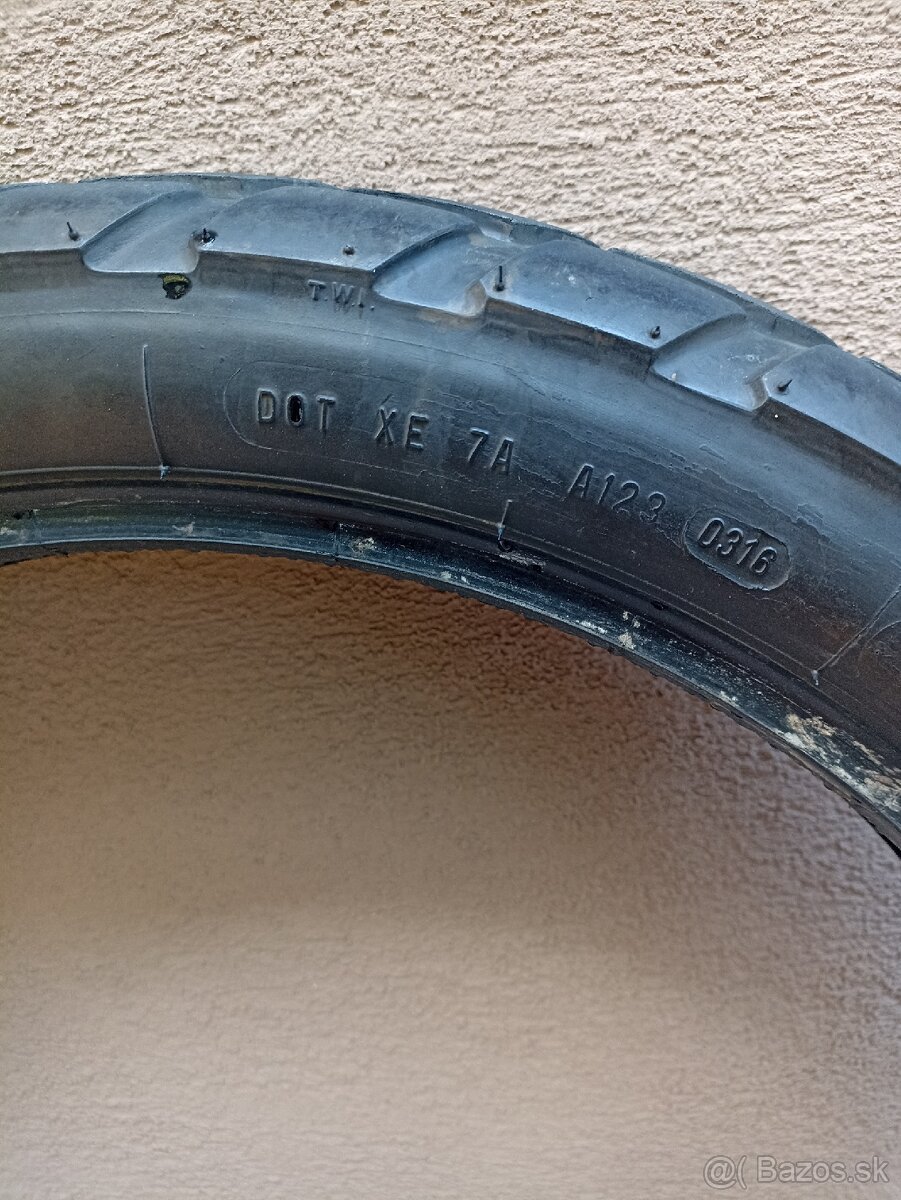 Moto pneumatiky
