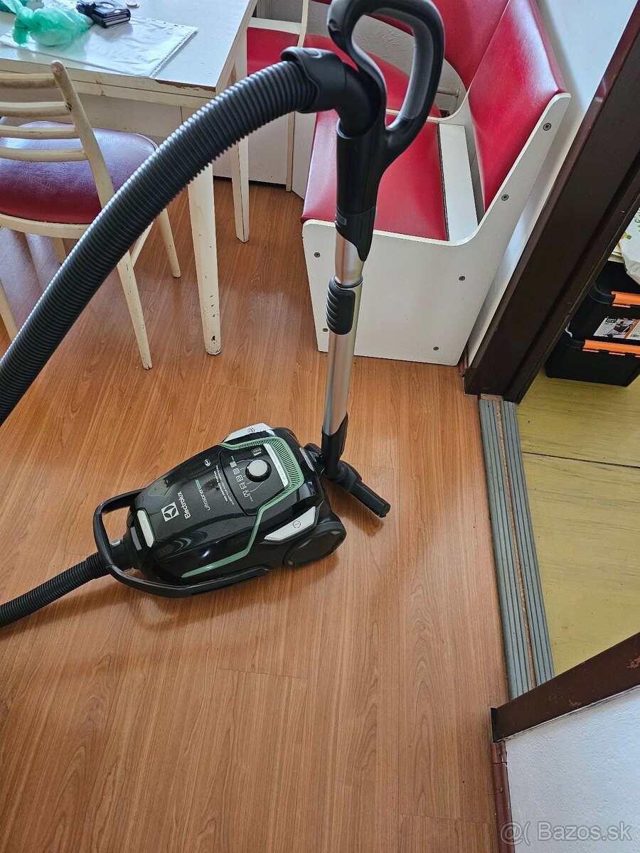Predam vysavač Elektrolux