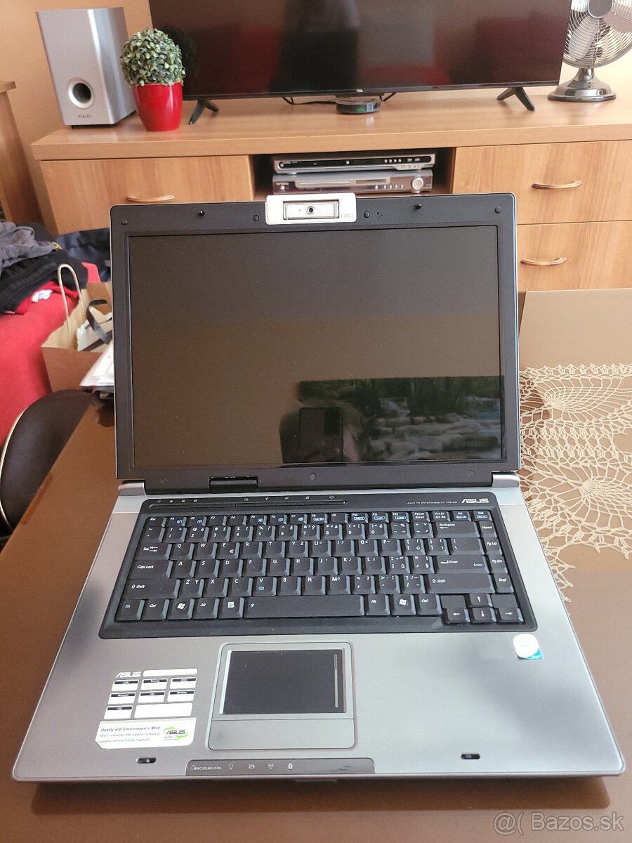 Asus F5RL-AP85 - retro notebook