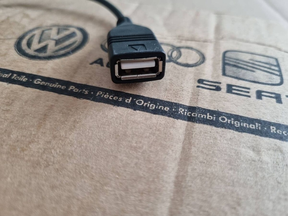 MDI MMI USB kábel / GPS anténa k rádiu s navigáciou