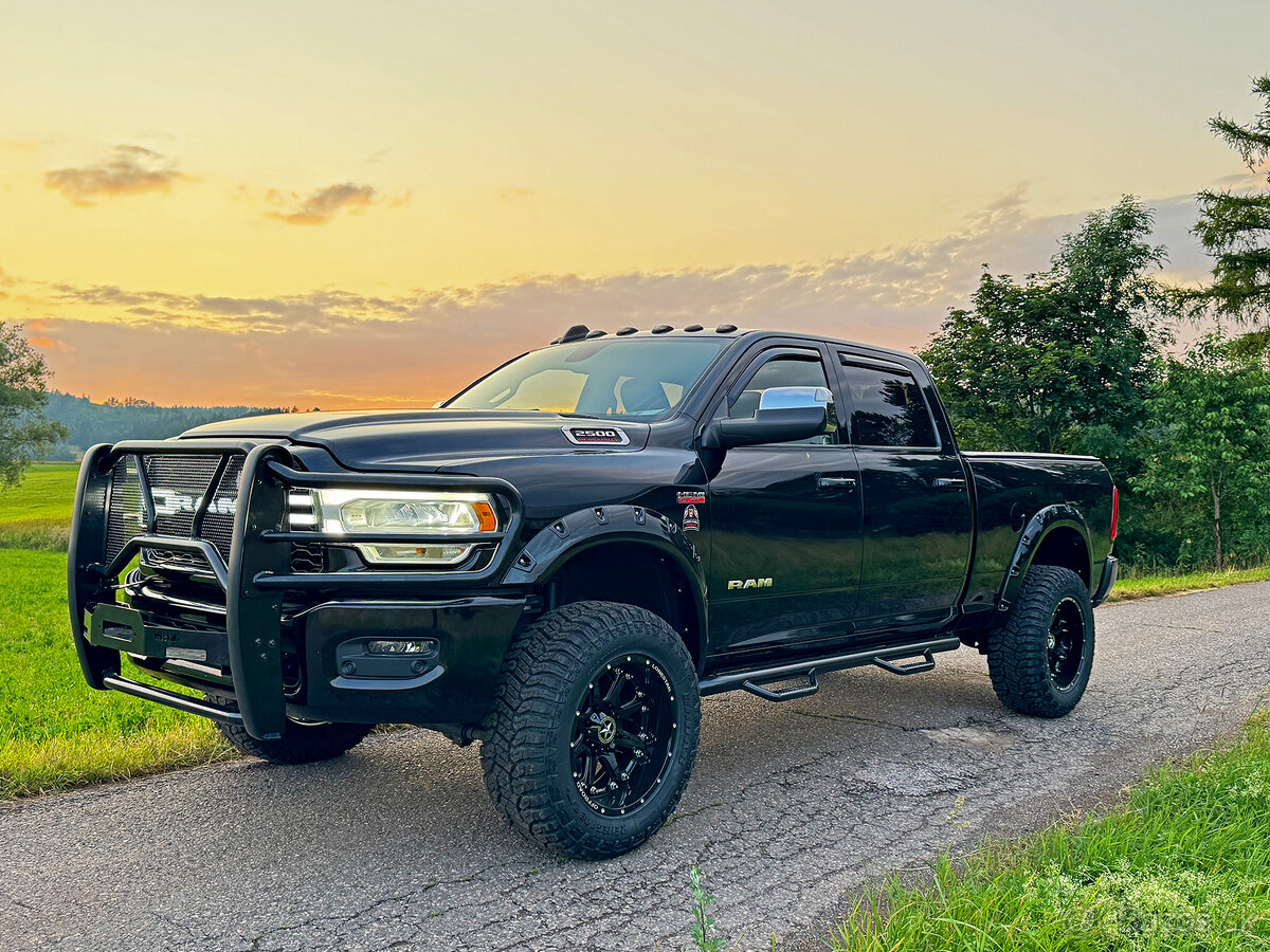 2019 DODGE RAM 2500 HEAVY DUTY 6.4 HEMI 4x4 LARAMIE