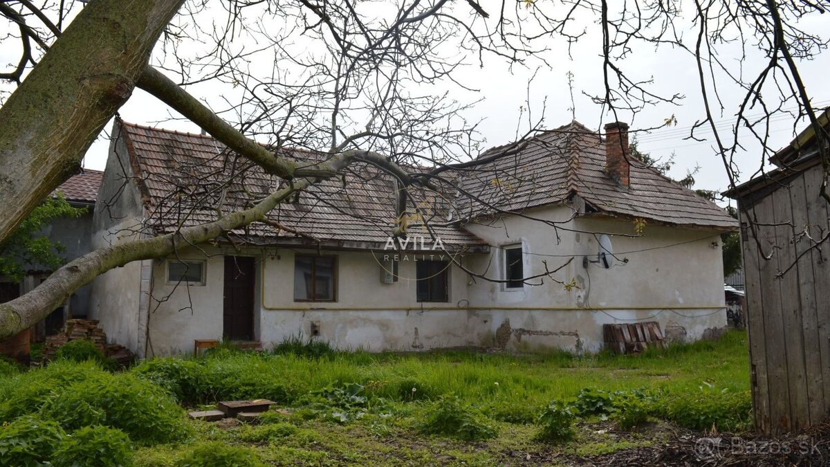 NA PREDAJ: rodinný dom s veľkorysým pozemkom 952m2 - Biely K