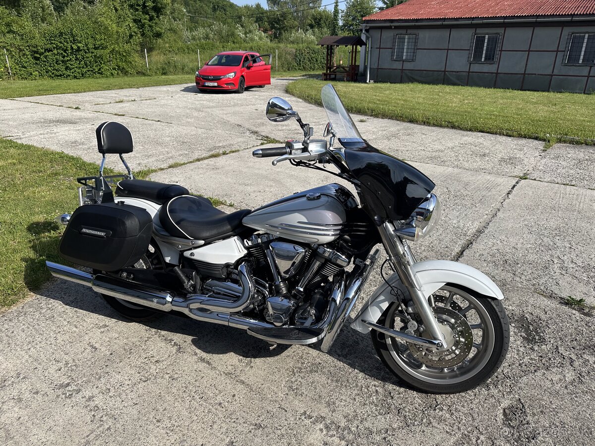 Yamaha XV 1900 Midnight star