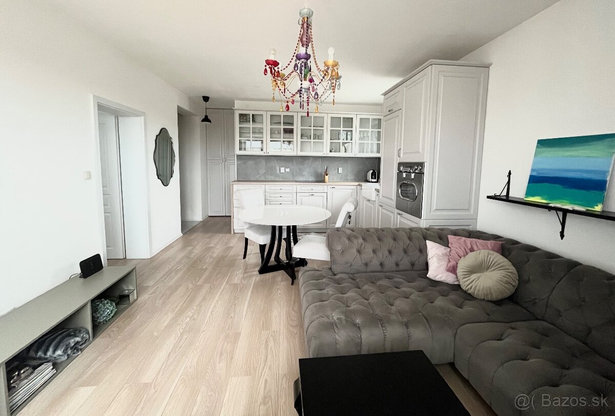 Prenájom 2-izb. BYT Nitra, Dúhové bývanie, zariadený