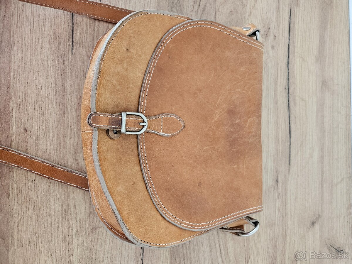 Kožená crossbody kabelka