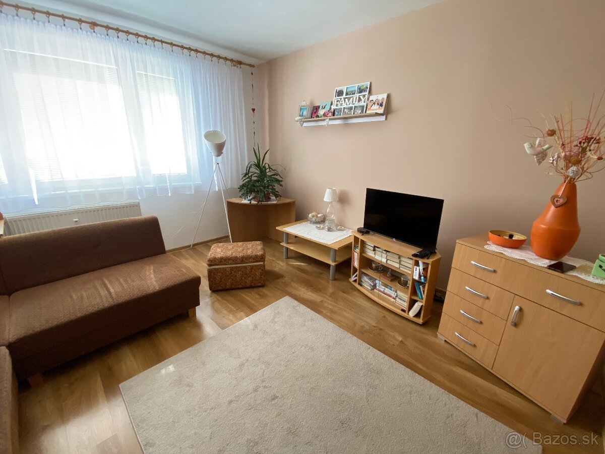 RK EXPRES- na predaj 4 izbový byt v Handlovej.