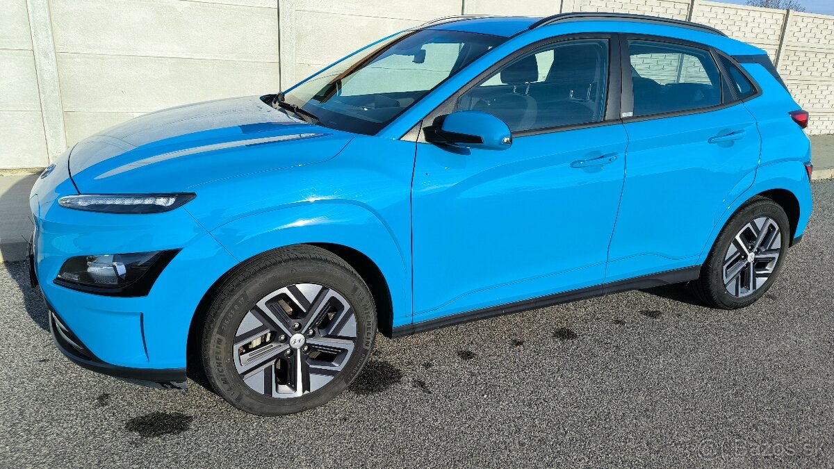Hyundai Kona Electric 100 kW, 136 koni, 23 439 km, Top stav