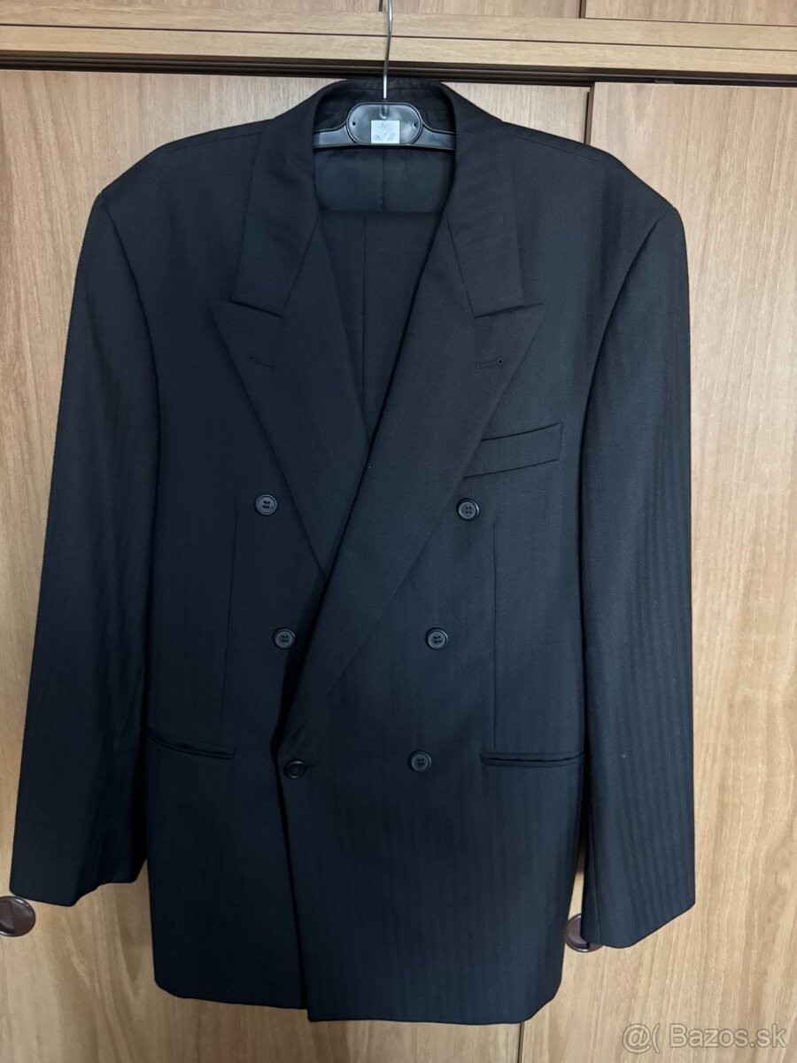 Predám zachovalý oblek Ozeta