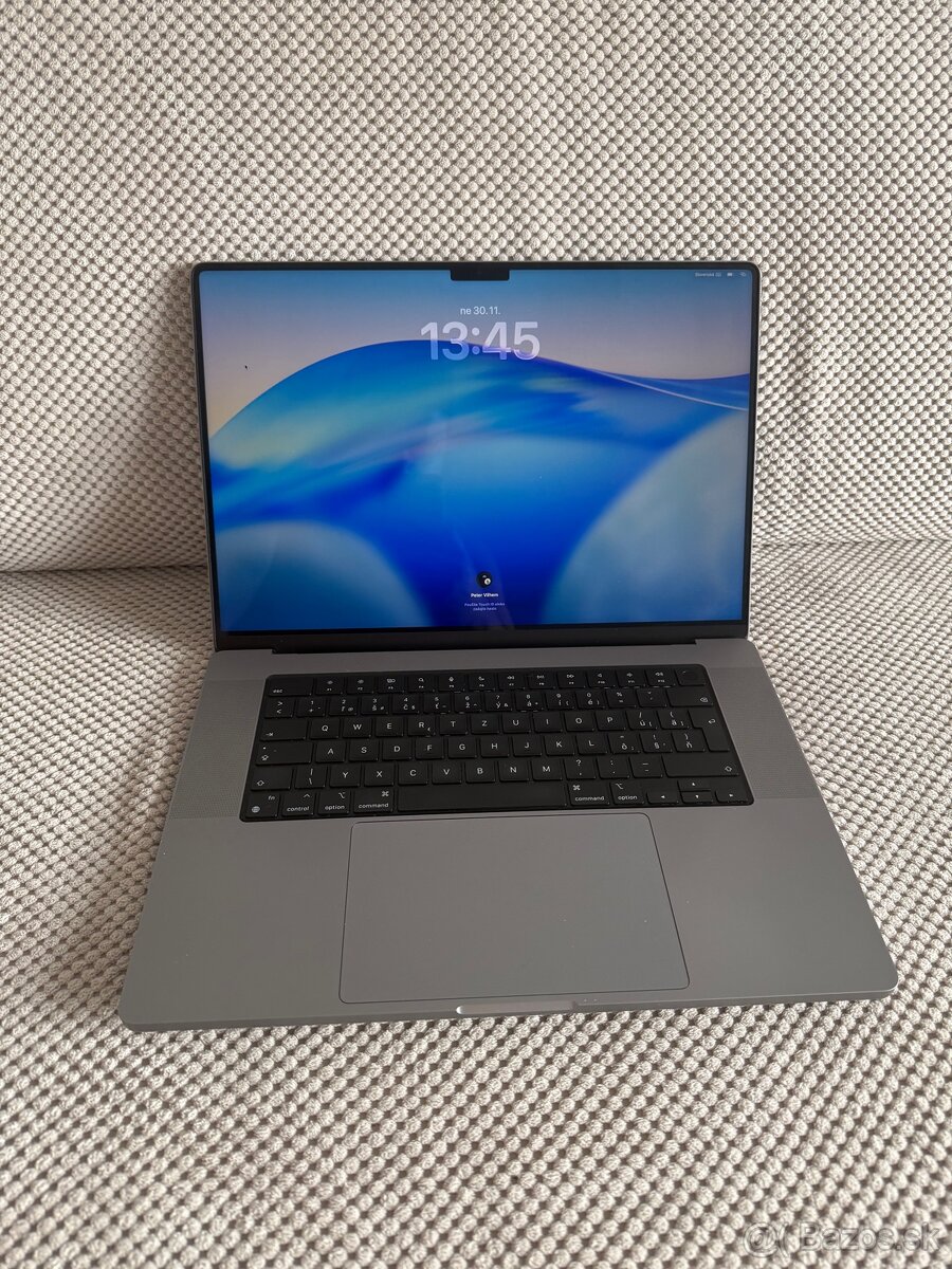 Apple MacBook Pro 16 M1 / 16 GB RAM / 1 TB SSD