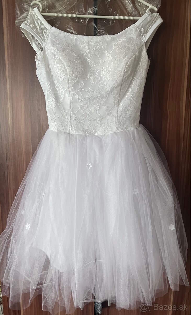 Biele šaty na venček
