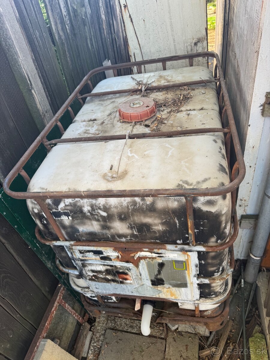 Predam plastovu IBC nadrz