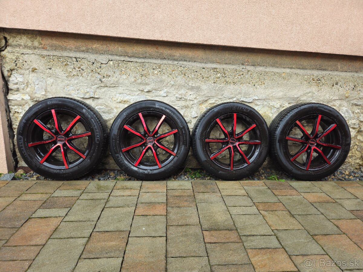 Elektróny MAK 215/55 R17 letné.
