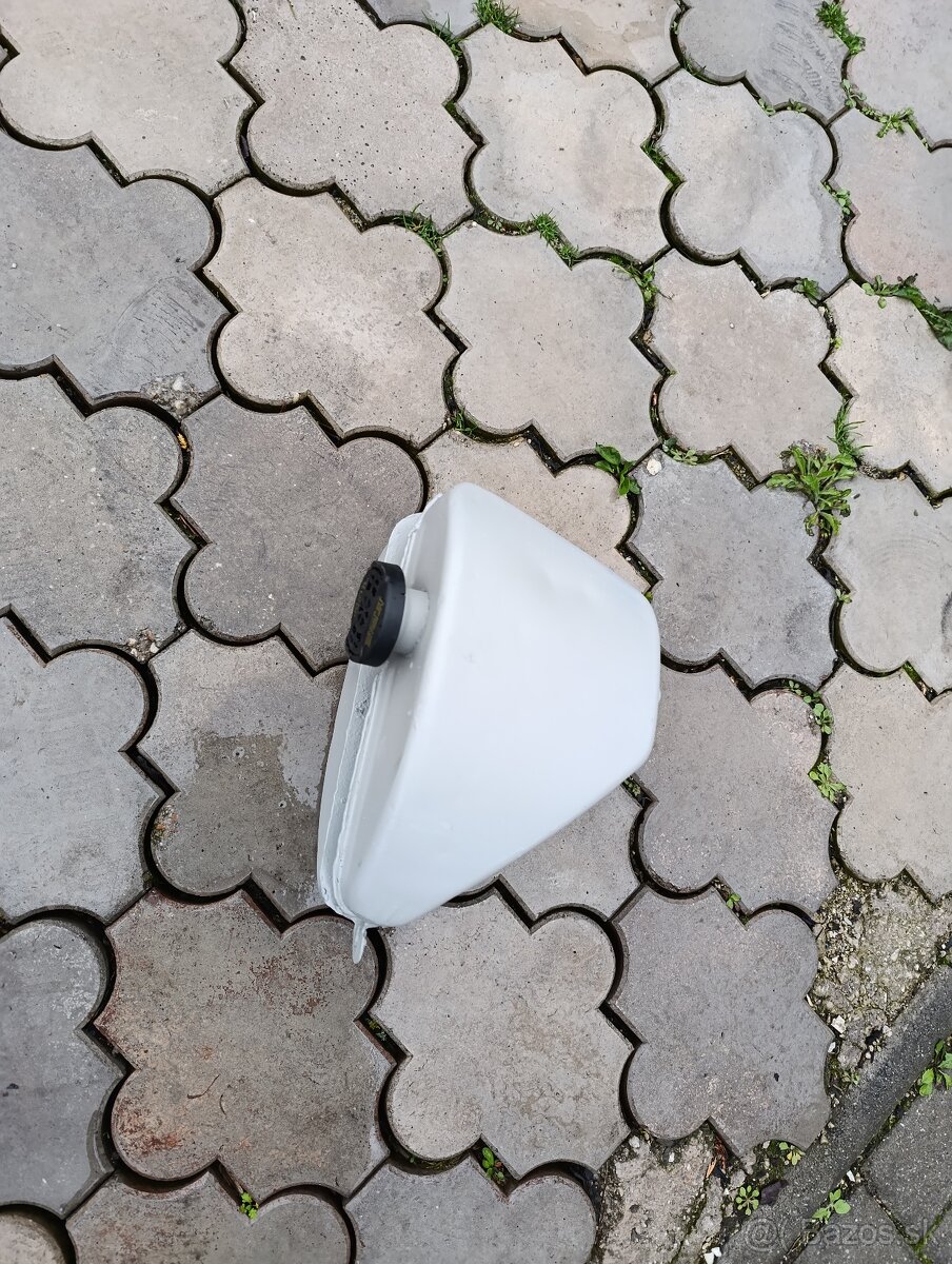 Nádrž Jawa pionier